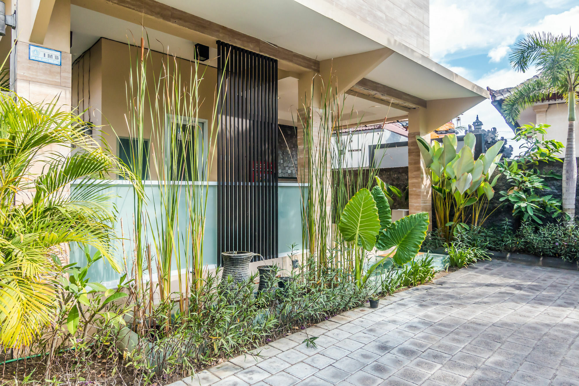 Zen Rooms Basic Jimbaran Taman Mulia Exteriör bild